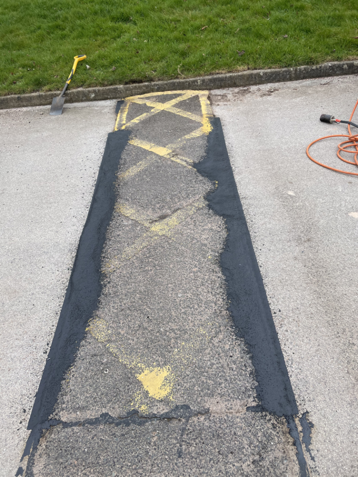 Yellow Thermoplastic marking speed ramp Kingsway Hospital Derby 3